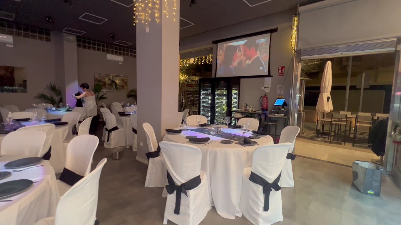 Dining room set for celebrations — La Embajada Gourmet